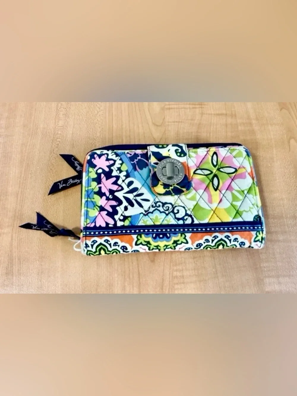 Vera Bradley Wallet RIO turn lock clutch wristlet
